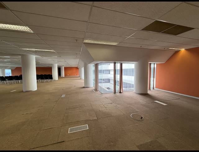 1,477M² OFFICE TO LET IN AUCKLAND PARK